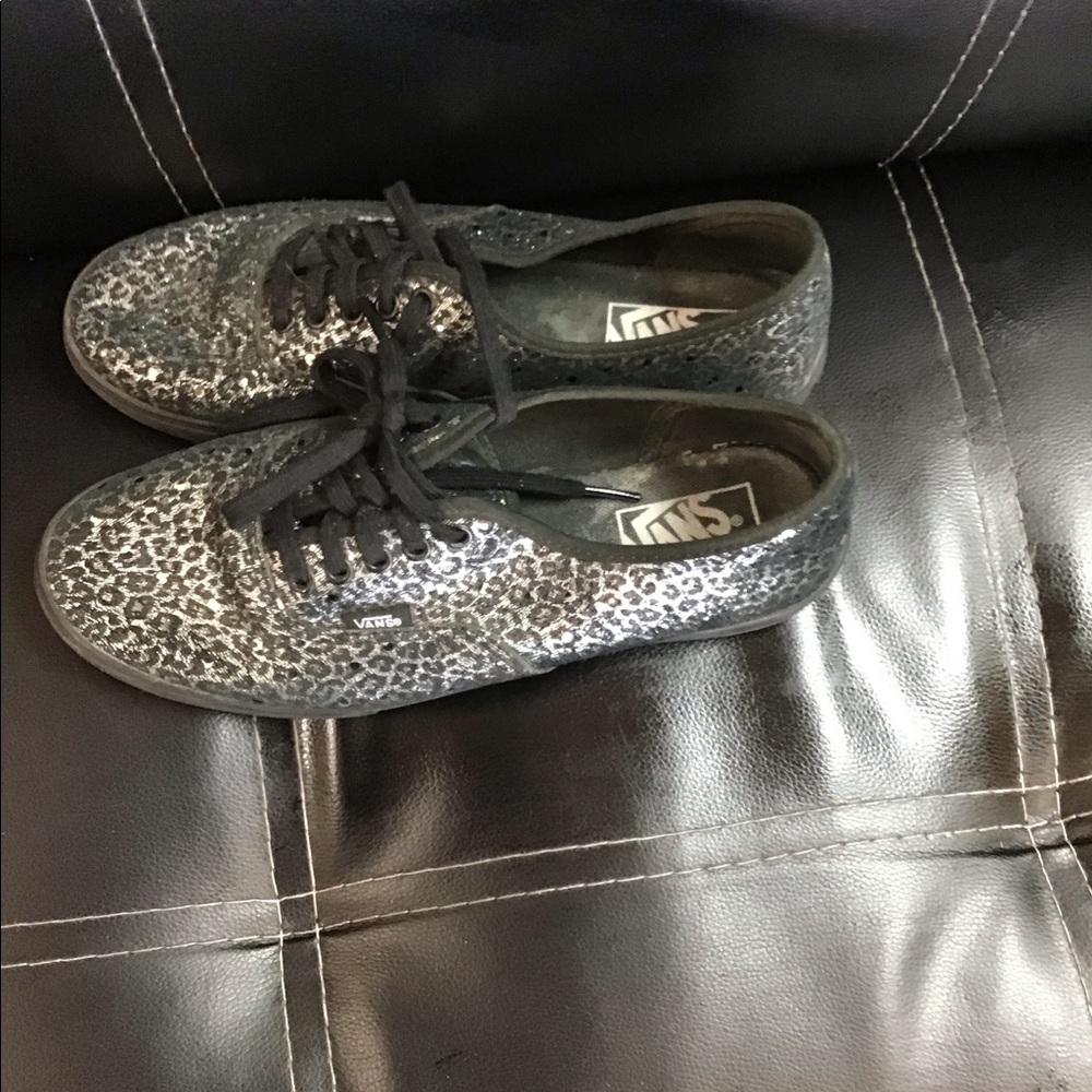 Vans - Picture 2 of 5